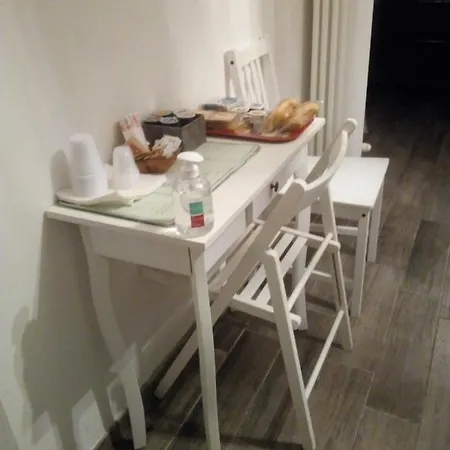 بيت ضيافة R&b Via Barozzi 6